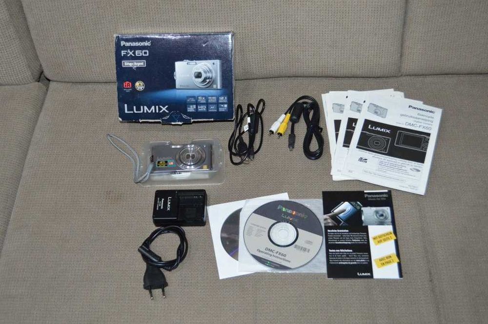 Aparat foto digital compact Panasonic Lumix FX60