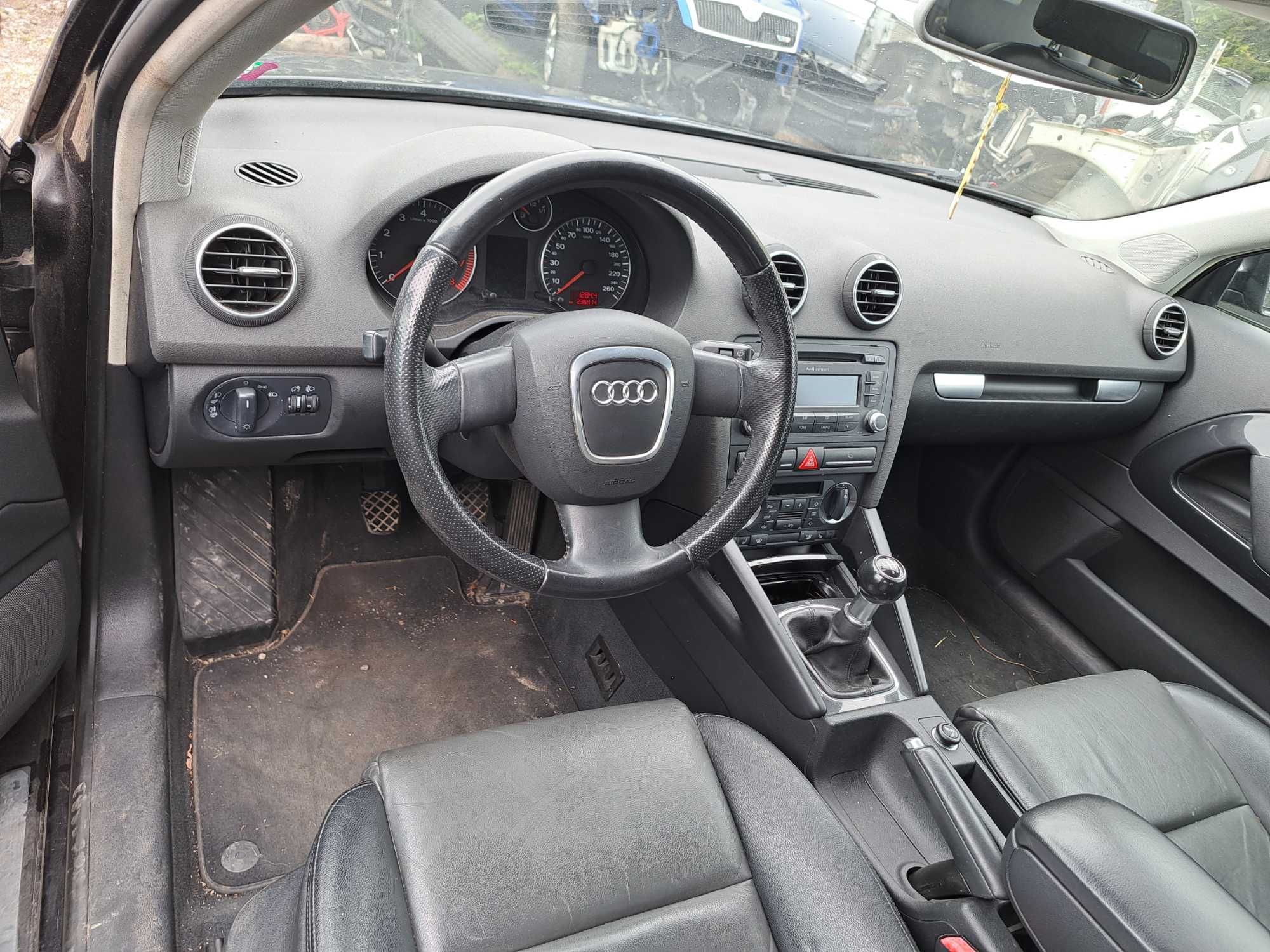 Продавам audi a3 8p 2/3 врати 1.8tsi, кожен салон на части.