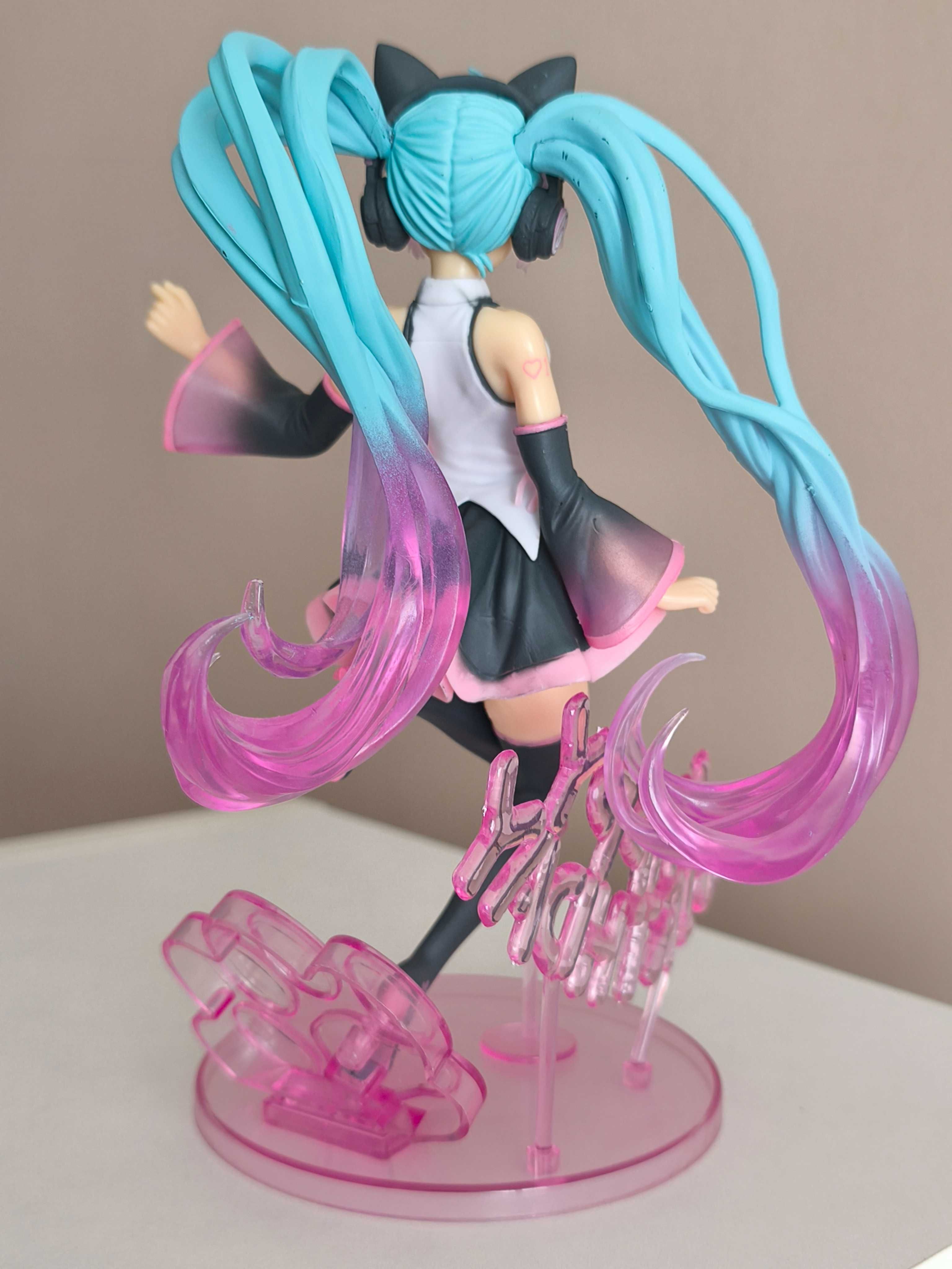 Аниме колекционерска фигурка на  Hatsune Miku Birthday 2021 AMP Figure