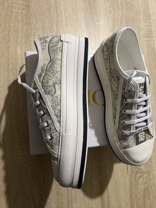 Dior walk’n’dior