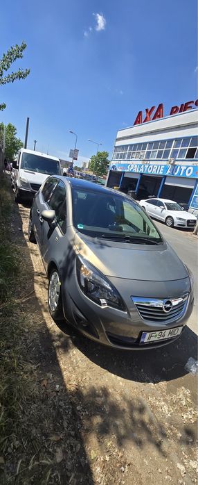 Vând Opel Meriva 2011