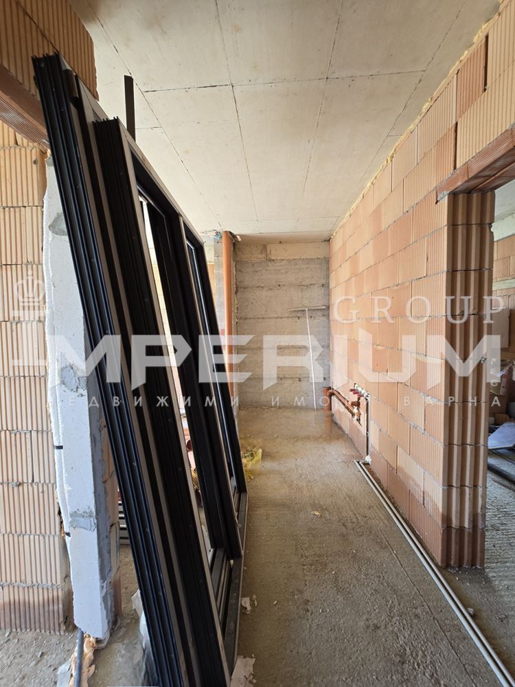 Продава: Двустаен апартамент в кв. Бриз * ЮГ * А14 * Възможност за па