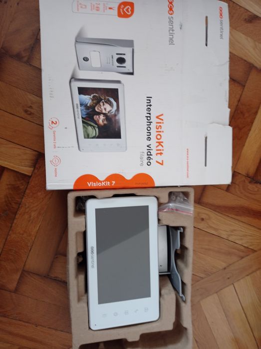 SCS Sentinel - PVF0040 - Interfon video cu fir - Telefon video cu 2 fi
