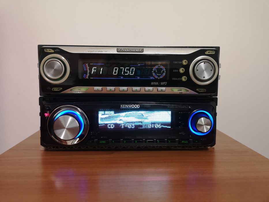 Vând cd player auto