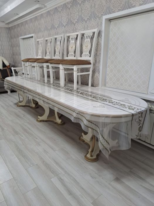 Продам гостевой стол, со стульями