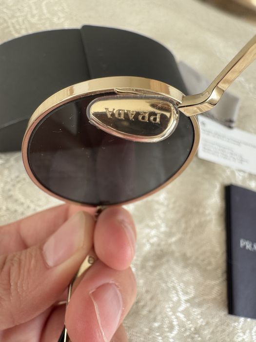 Оригинални слънчеви очила Prada