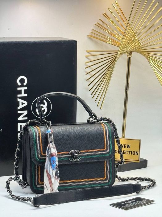 Geanta Chanel noua !!! Dimensiuni 21/15 !!!