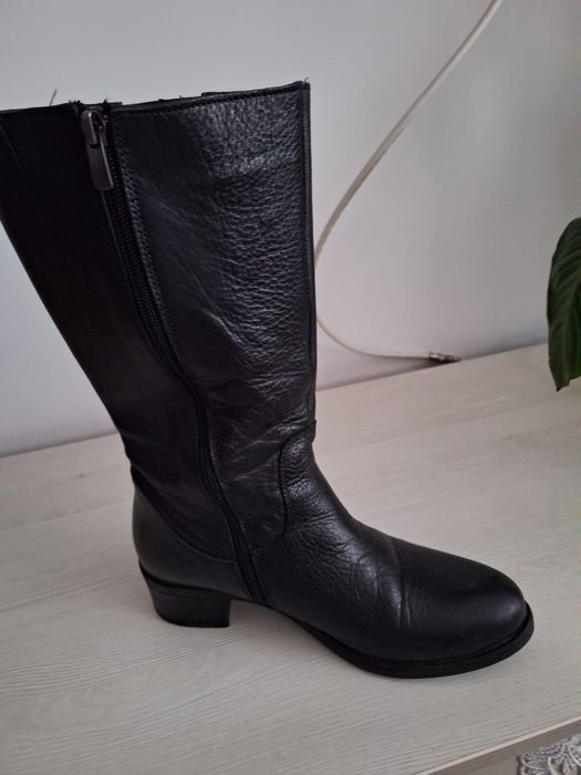 Vand cizme de piele marimea 39