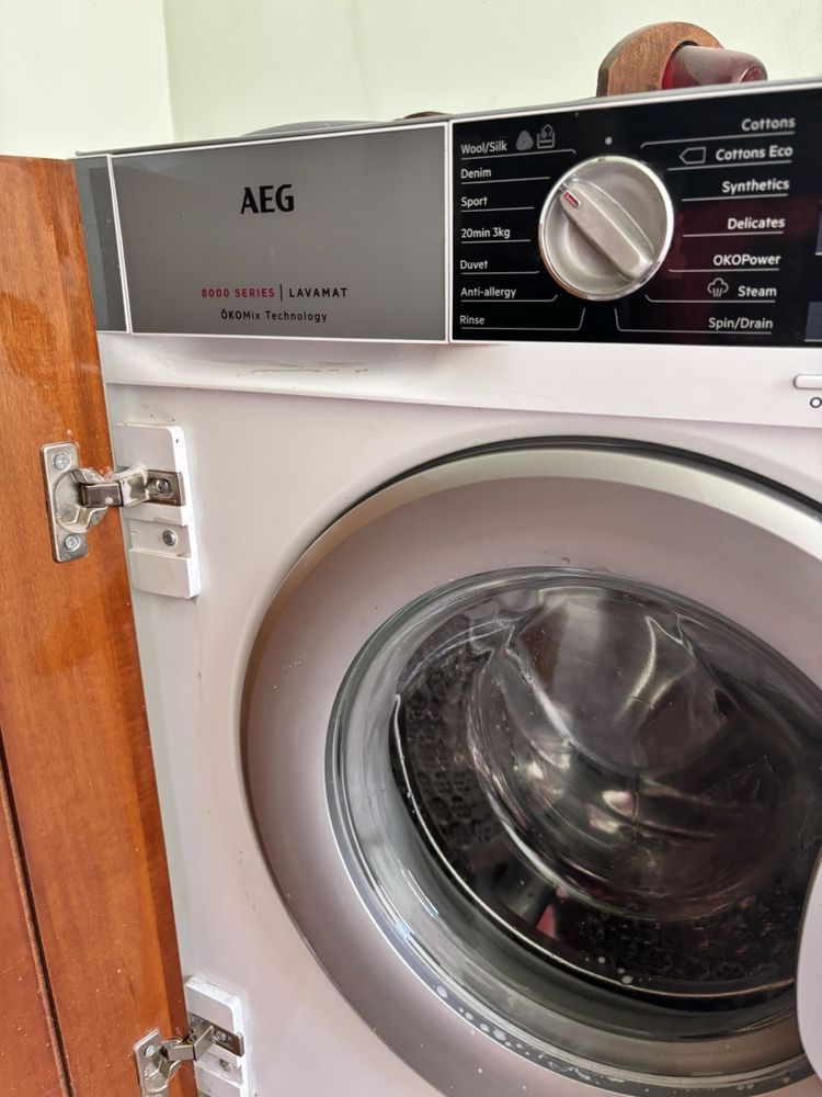Пералня AEG     .