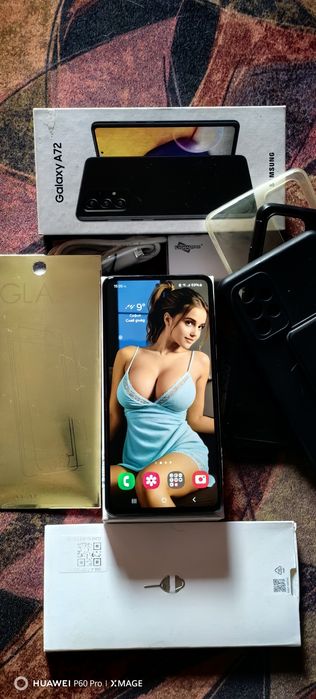 SAMSUNG GALAXY A72 -Перфектно състояние+много подаръци