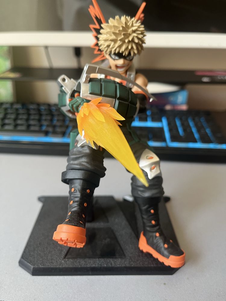 bakugo оригинална фигурка