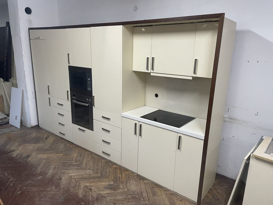 Мебели за кухня.