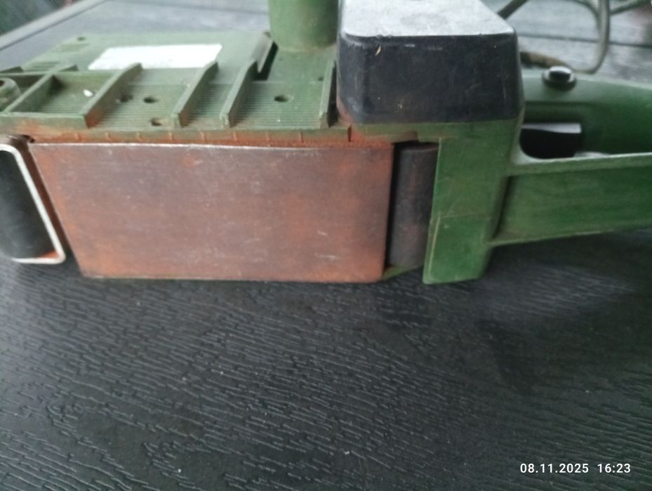 Șlefuitor cu banda Bosch