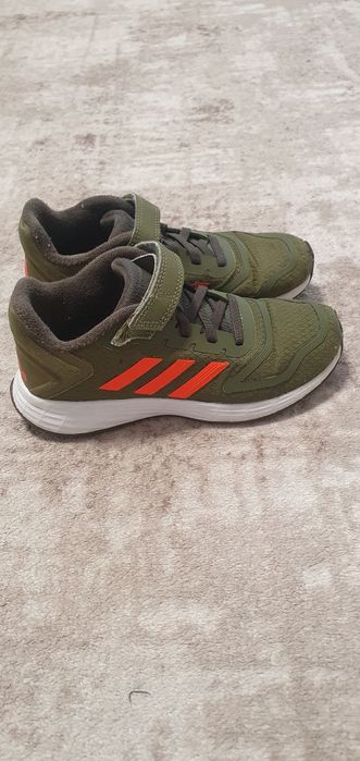 Маратонки адидас