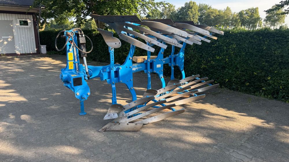 Lemken Europal 5 Claas Arion, Case Puma, Belarus tortadi.