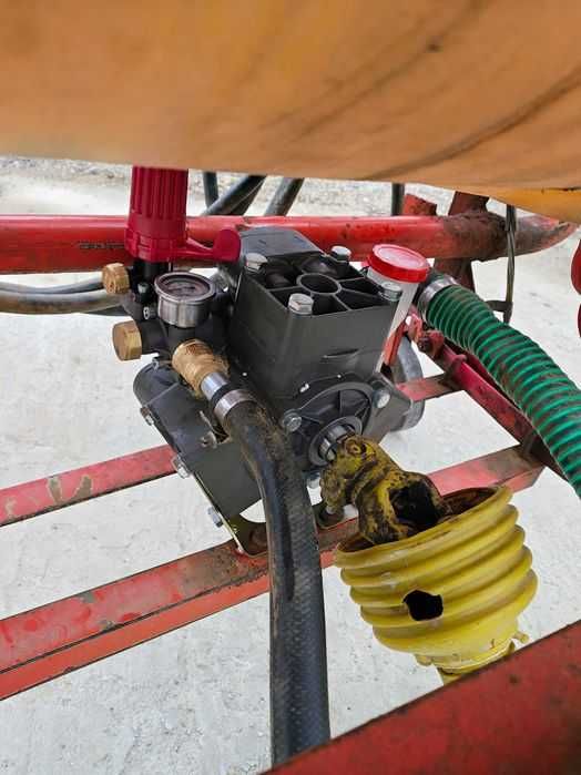 Met de erbicidat  Holder 600 litri, lanci 12m