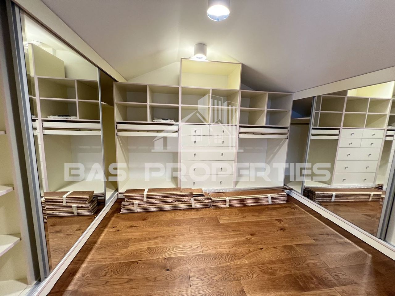 Продава се Многостаен апартамент в Петрич - 219 кв.м за 708 €/кв.м - Снимка #7