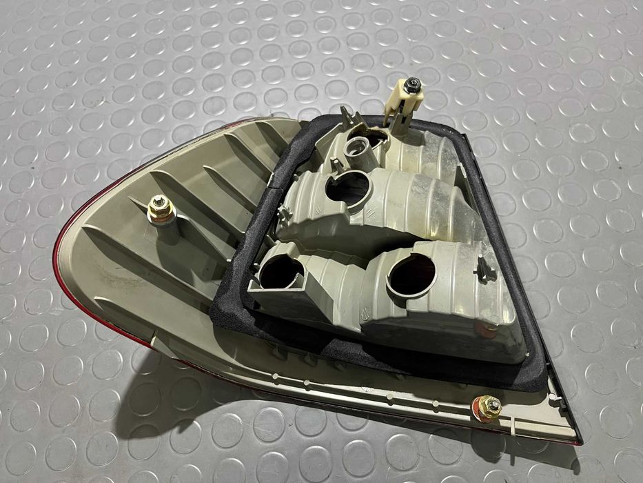 Десен стоп за BMW E46 Седан (фейс)