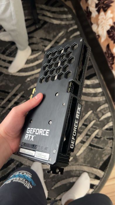 vand placa video RTX 3060 12 gb (urgent)
