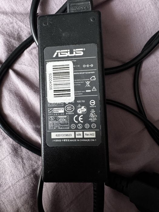 Asus ноутбук.