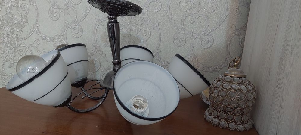 Люстры 2 шт. За 2000