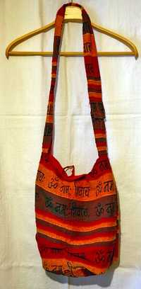 Продавам няколко чанти и торбички с етно мотиви от Индия и Египет