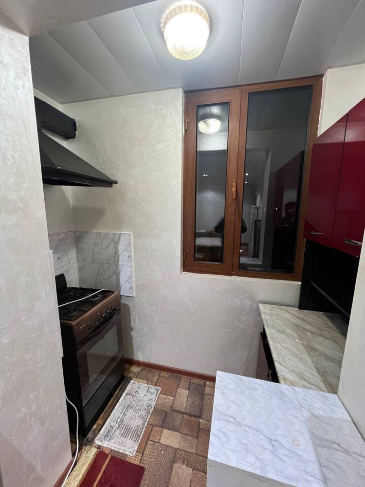 Srochno 2 xona 3 xona qilingan kvartira remonti bilan Vokzaldan sotila