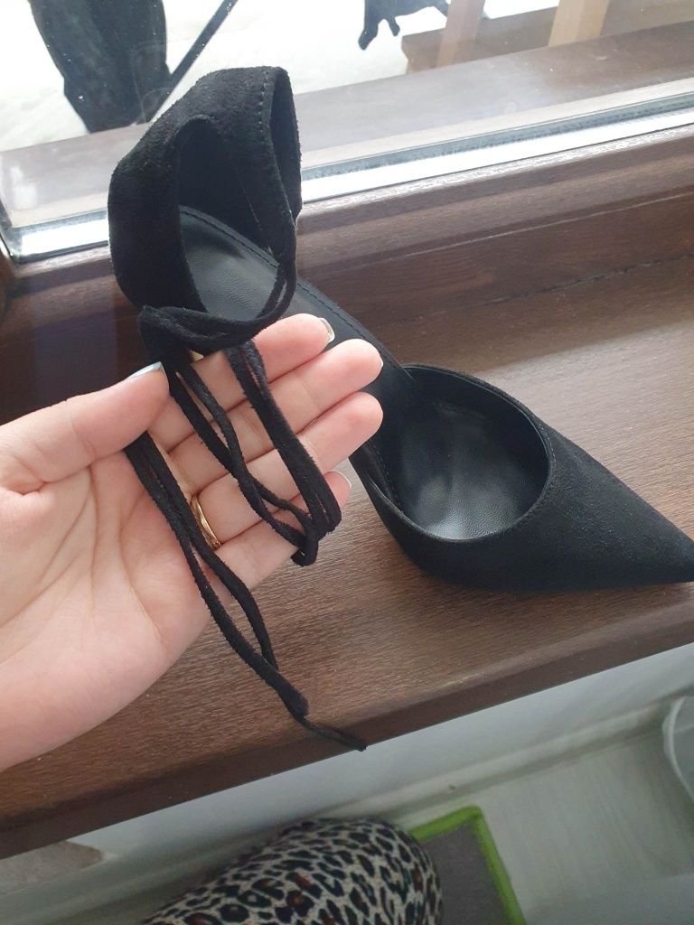 Pantofi stiletto