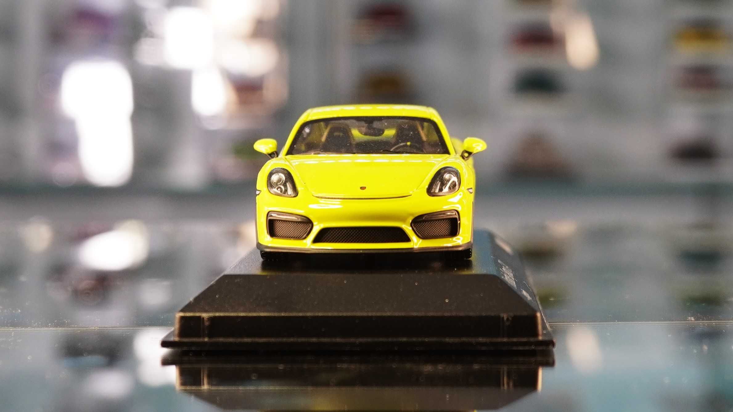 2016 Porsche Cayman GT4 - Minichamps 1/43