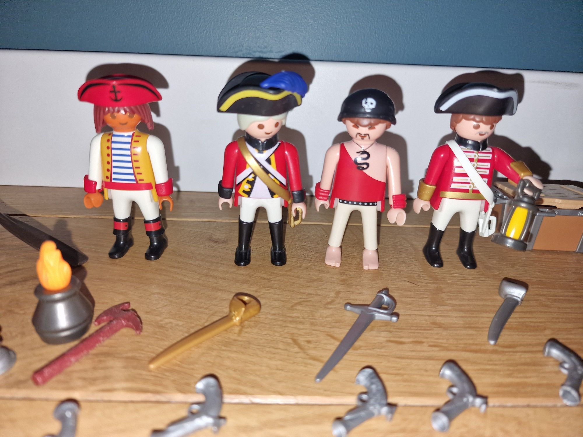 Playmobil  пирати и войници