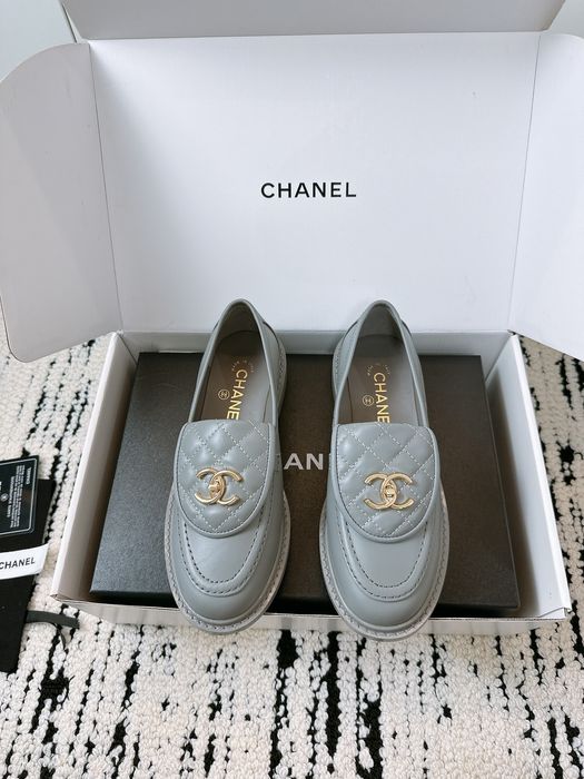 Pantofi loafer Chanel, gri, tip Premium