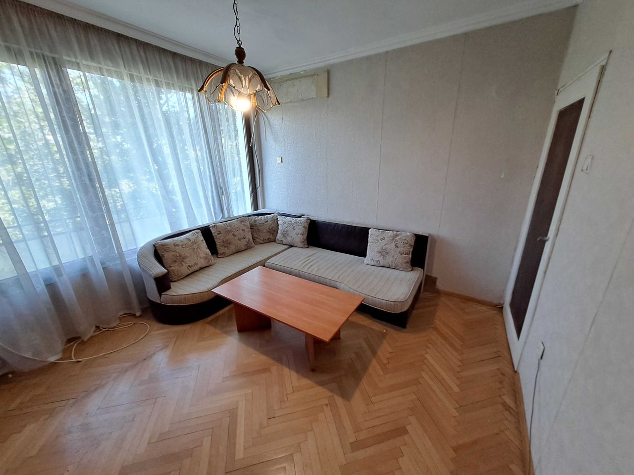 Продава се Двустаен апартамент в Пловдив, Младежки Хълм - 72 кв.м за 1389 €/кв.м - Снимка #1