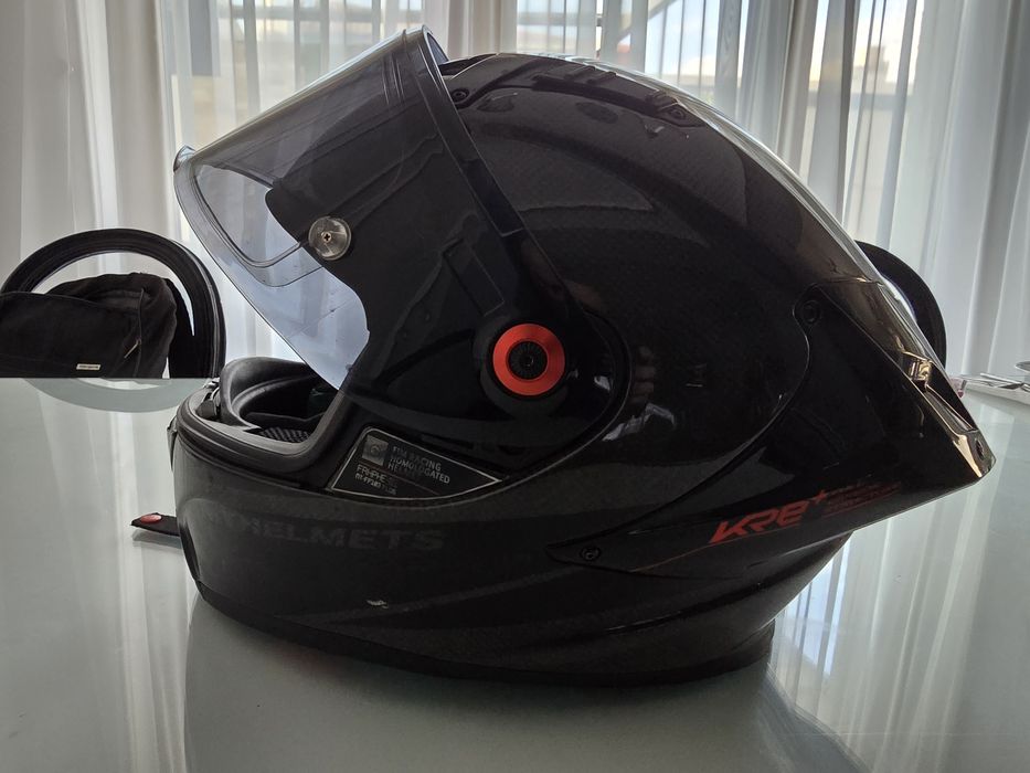 Casca moto MT Helmets KRE+ CARBON marimea S, A11 Gloss Black