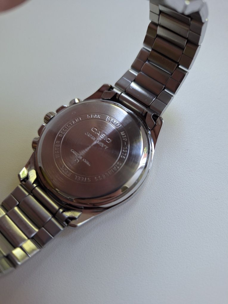Продам часы CASIO оригинал