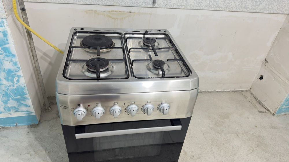 Газовая плита с духовкой