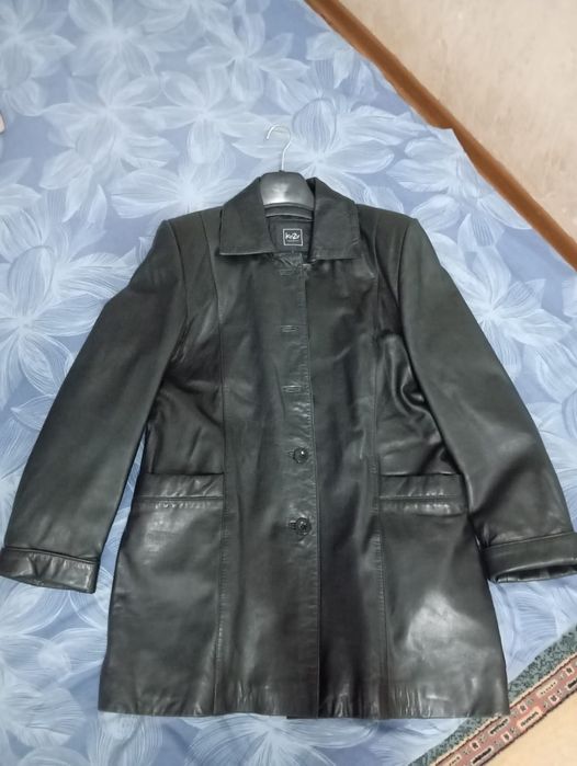 Кожа натуральная жен.куртка,в отличном состоянии длина по спинке80,дл.