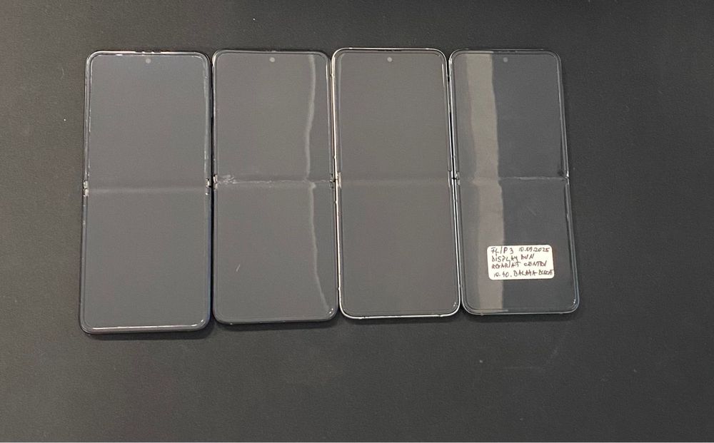 Display original Samsung Z Flip 3