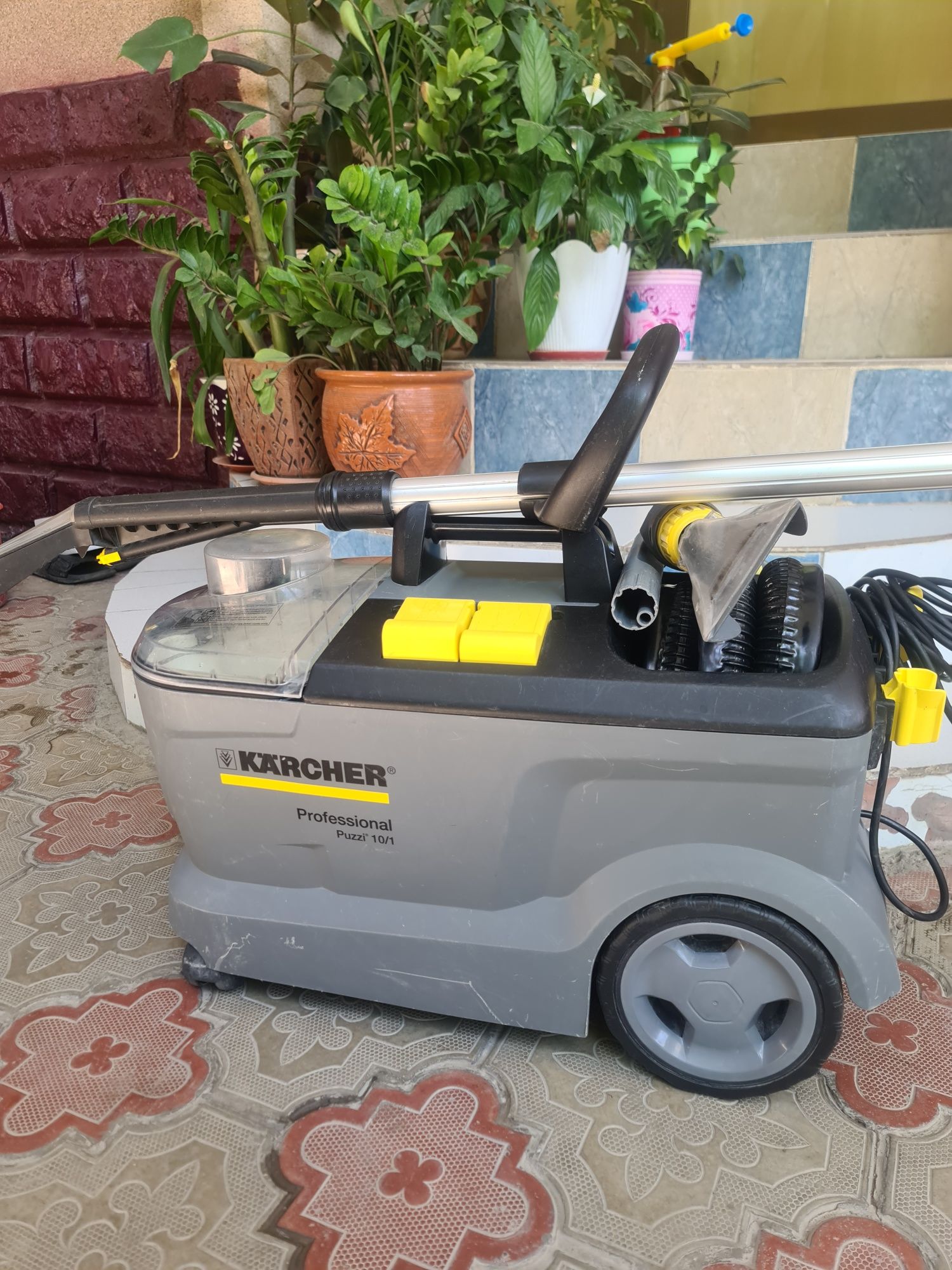 Karcher Puzzi 8/1