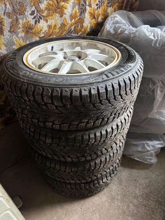 Шины зимние шипованные 4 шт с дисками 205/60R16 96 T