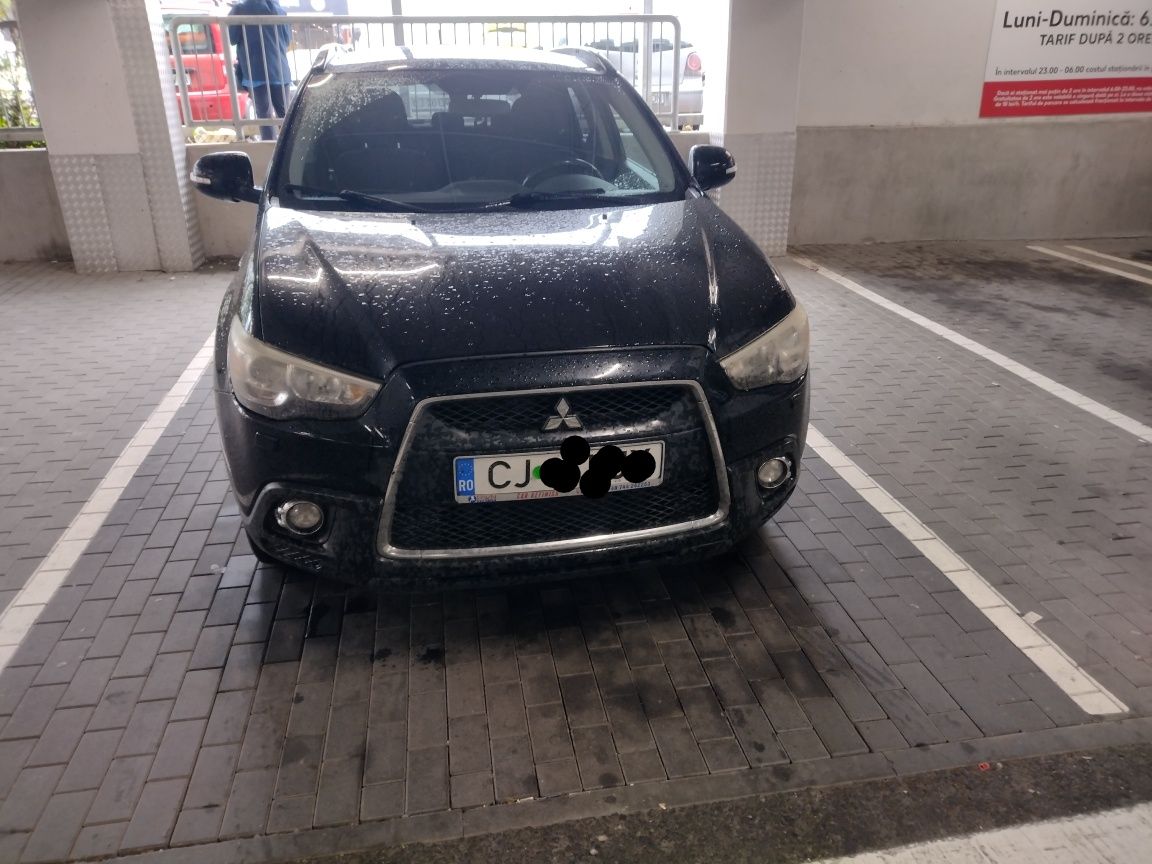 Vând urgent Mitsubishi asx 4x4