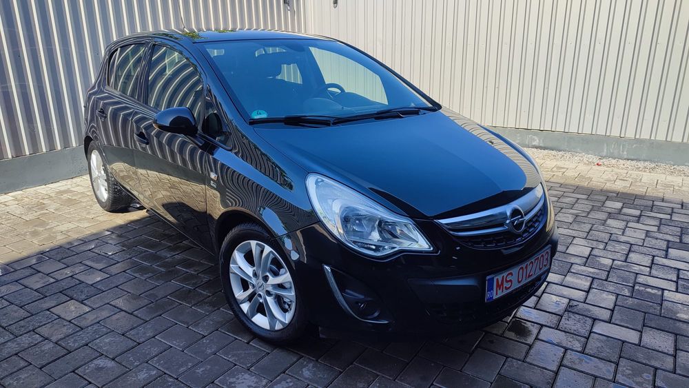 Vand opel corsa 1.4 benzina turbo 120Cp Manual 2013