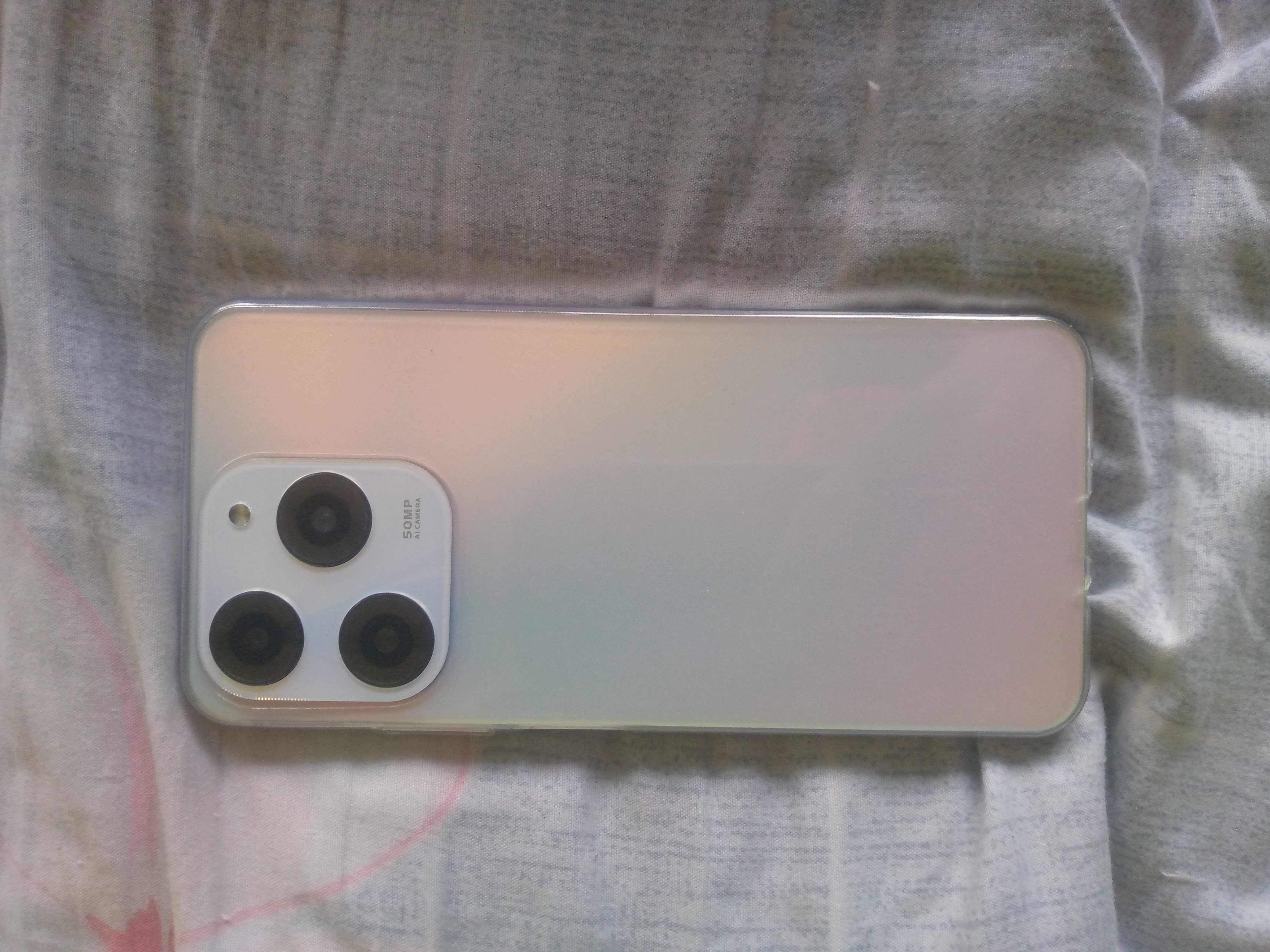 Tecno spark 20 poro