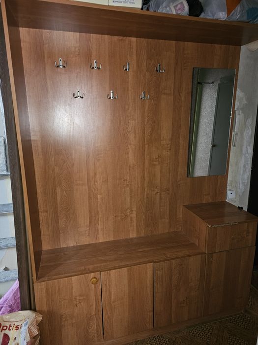 Продам прихожую б/у