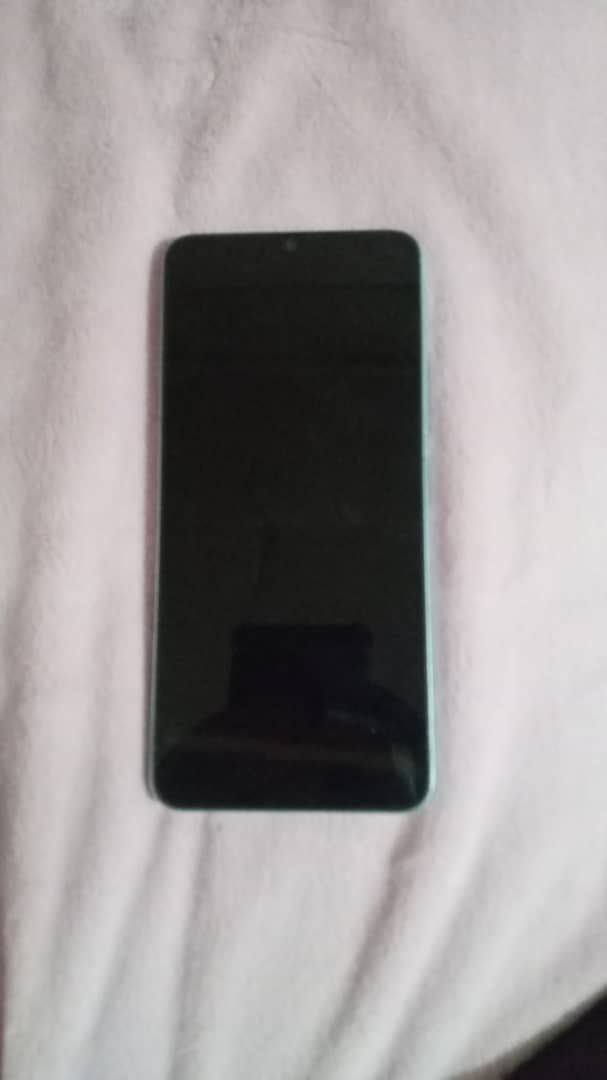 Tel sotiladi Redmi 13C