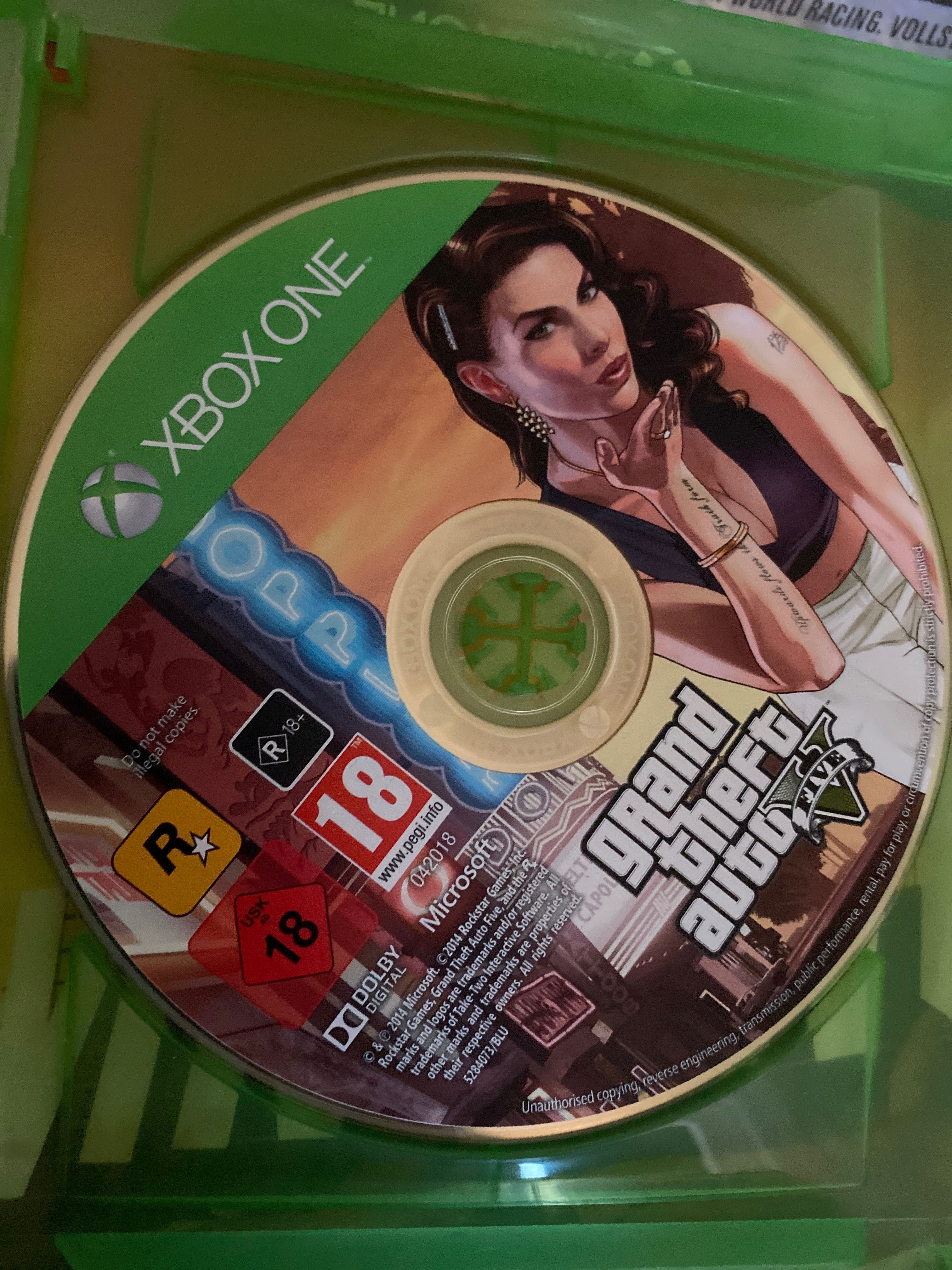 Vând Xbox One S 1000Gb Grun Limited Edition Minecraft Limited edition