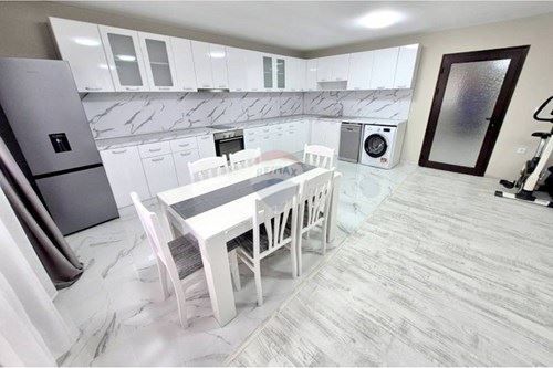 Продава се Къща в Варна, Галата - 730 кв.м за 343 €/кв.м - Снимка #1