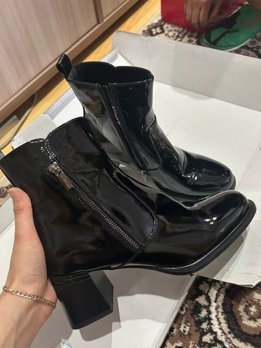 Ботинка женская в отличном состоянии