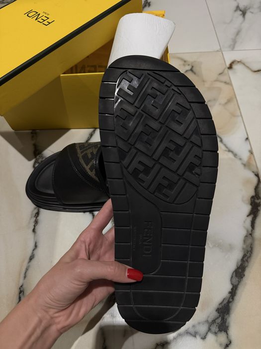 Мъжки чехли Fendi