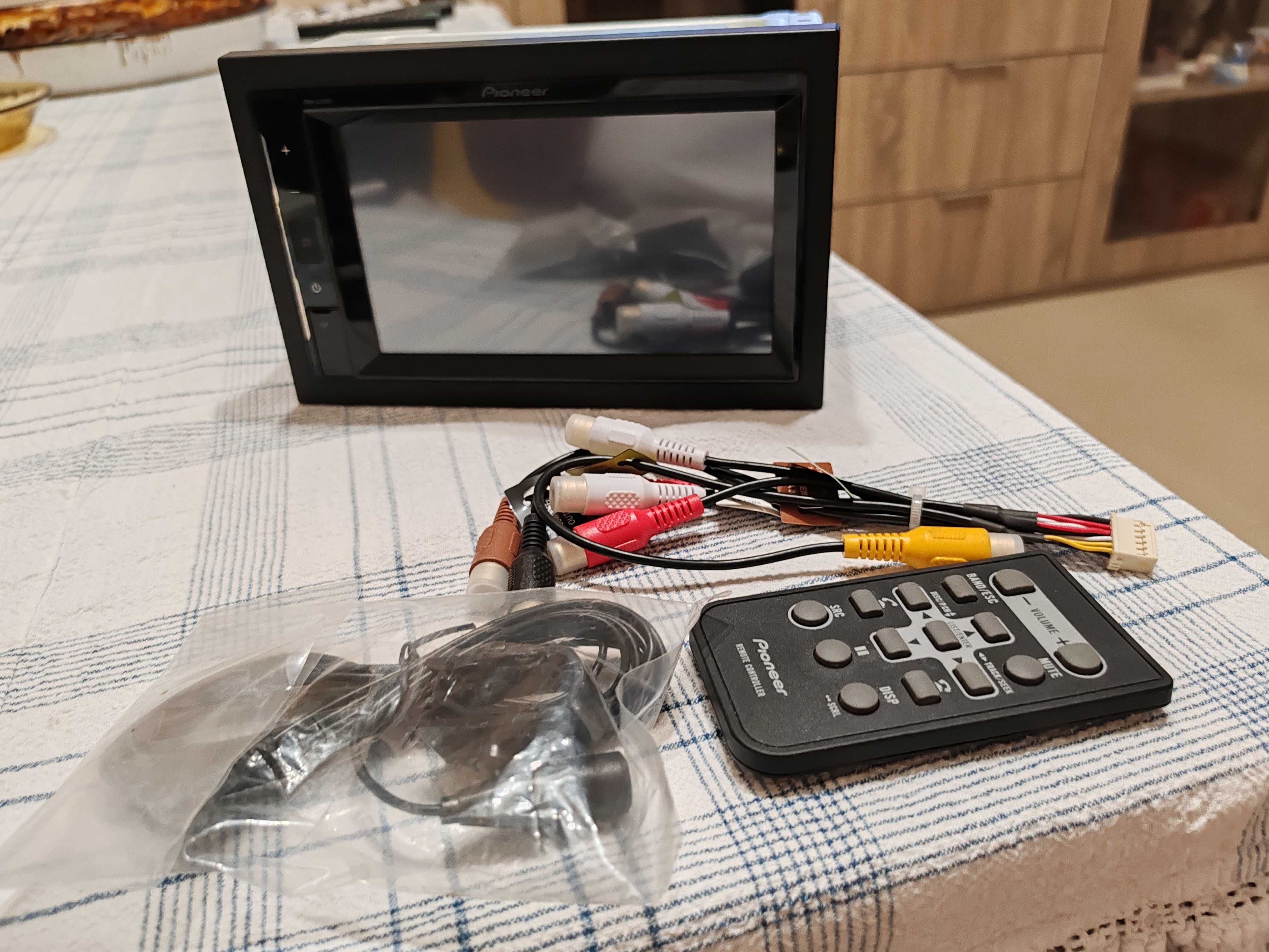 Медия Pioneer DMH-A241BT
