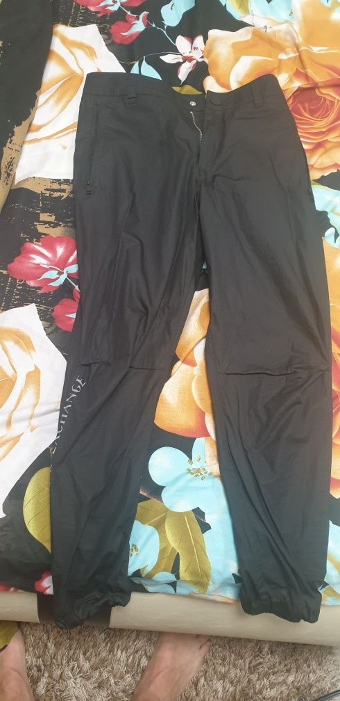 Pantaloni negri toamna,vara,emporio armani negi cu 3 buzunare